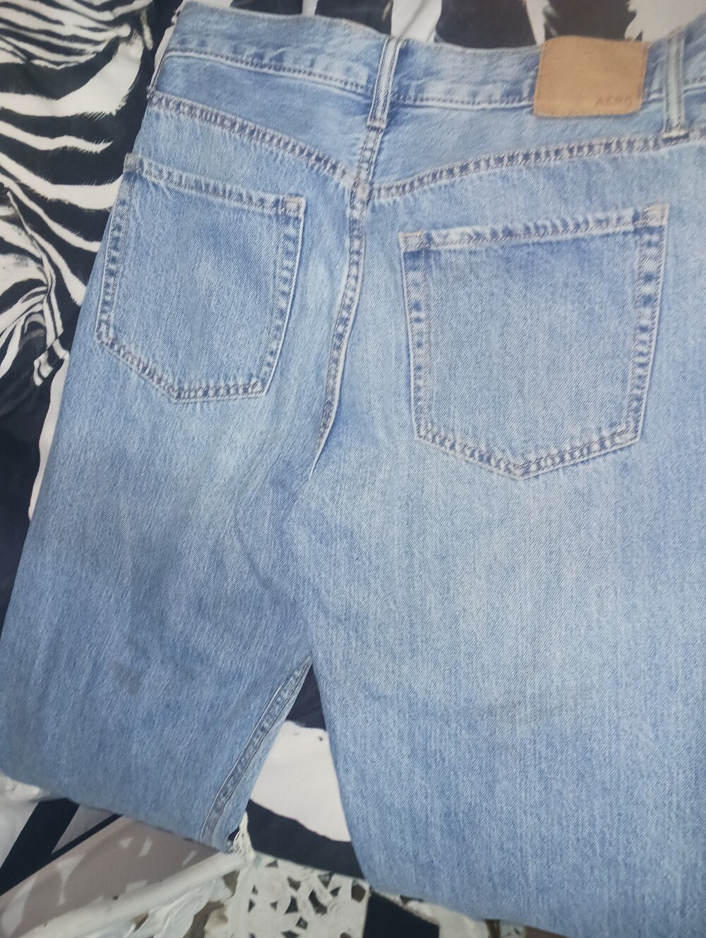 Aeropostale Women 90's baggy medium blue destroyed jeans - Picture 16 of 16